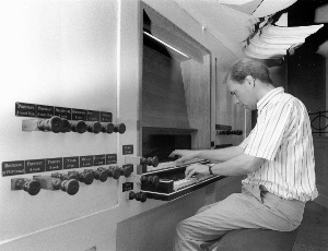 Organist Jaco van Leeuwen (&copy;Koos Schippers, 2000)